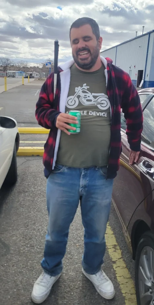 This blind man can identify a car just by feeling it with his hands