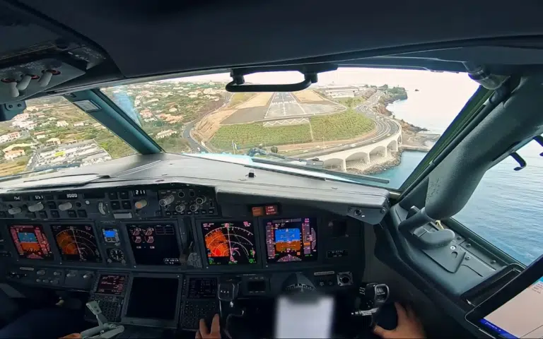 Pilot reveals jaw-dropping cockpit footage landing Boeing 737 at the world's most difficult airport