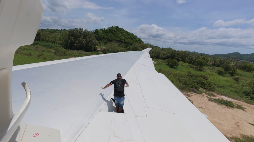 There's an abandoned Thai Airways Boeing 747 randomly sitting in a field in Thailand, and the story behind it isn't particularly happy