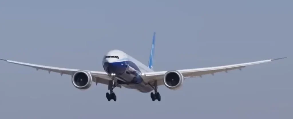 Why the Boeing 777X is the first commercial plane with folding wings and why they stay unfolded in flight