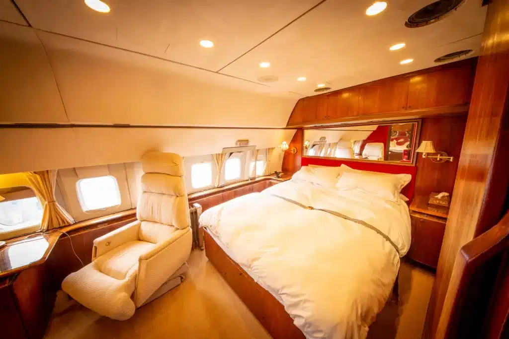 Boeing 727 turned Airbnb 'Pytchair'