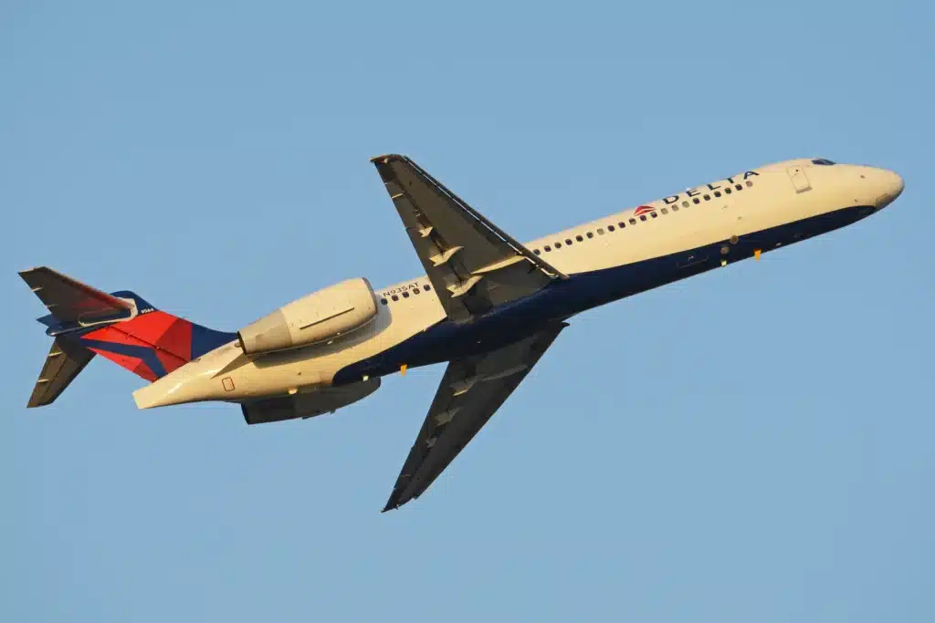 The Boeing 717 is the little brother of the 737 but is only loved by Delta Airlines