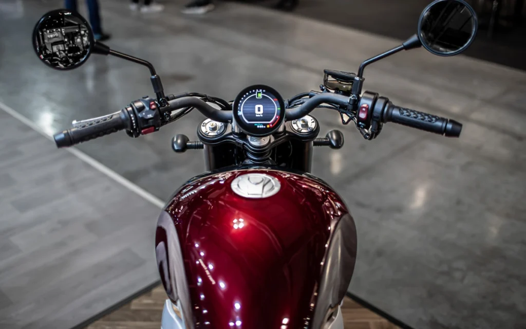 If you love vintage bikes, here’s a cool comeback story: a historic British motorcycle brand called Phelon & Moore is roaring back to life after decades away.