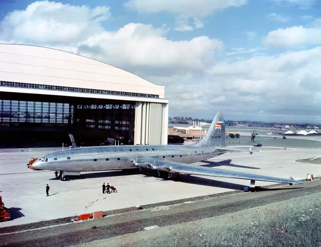 The Bristol Brabazon was larger than the Boeing 737