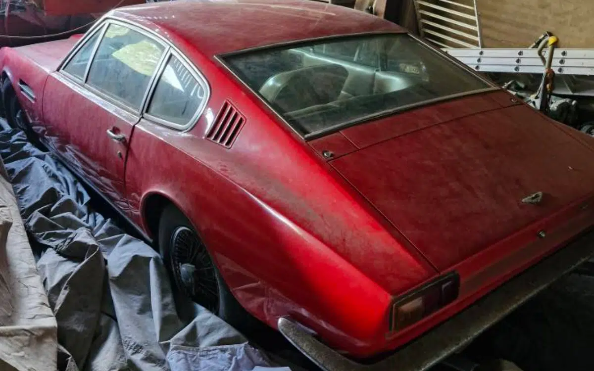 Old abandoned property is explored and 200 cars are found scattered across the barn find