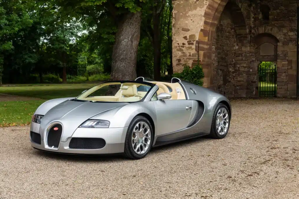 Bugatti Veyron owner fixed $15,500 issue for $1.20 in 20 minutes