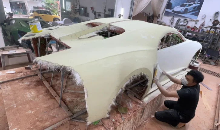 Men are building a Bugatti Chiron Pur Sport for just $10,000 and people are saying Mat Armstrong should get in touch