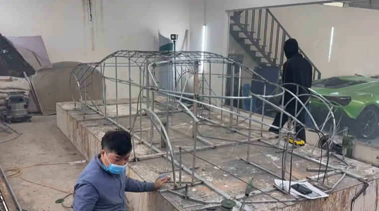 Men are building a Bugatti Chiron Pur Sport for just $10,000 and people are saying Mat Armstrong should get in touch