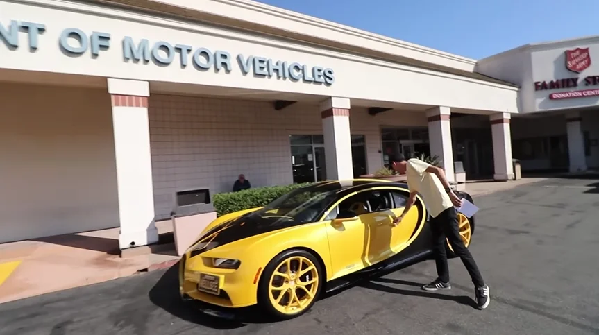 17-year-old goes to the DMV to take his driver's test in a Bugatti Chiron in the ultimate flex
