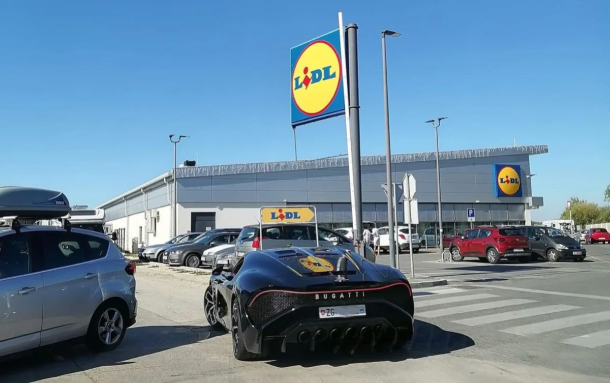 One-off Bugatti La Voiture Noire spotted near ‘budget’ supermarket has people scratching their heads