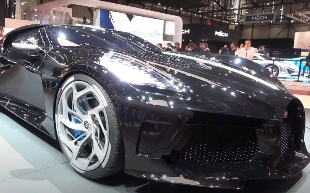 A diagonal side profile of the Bugatti La Voiture Noire.