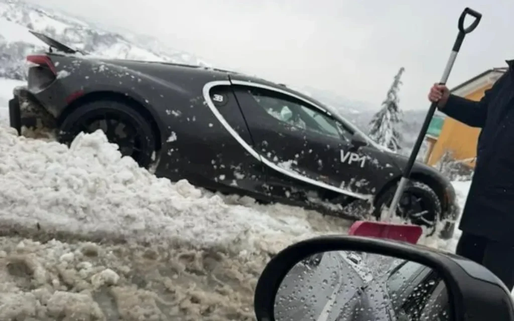 A Bugatti Tourbillon prototype half-buried in snow isn’t something you expect to see while casually scrolling through car-spotting photos. 