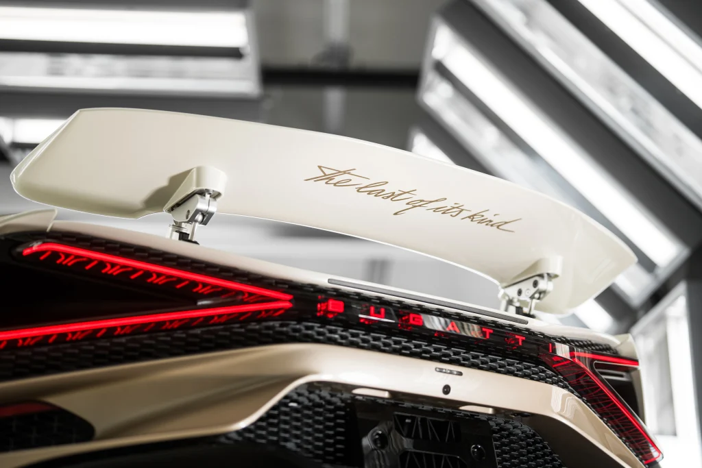 The last ever Bugatti W16 Mistral has rolled off the production line and this is the stunning 1-of-1 car that's marking the moment