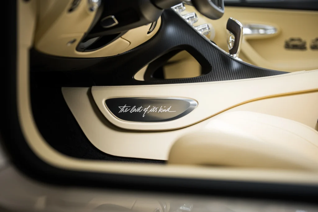 The last ever Bugatti W16 Mistral has rolled off the production line and this is the stunning 1-of-1 car that's marking the moment