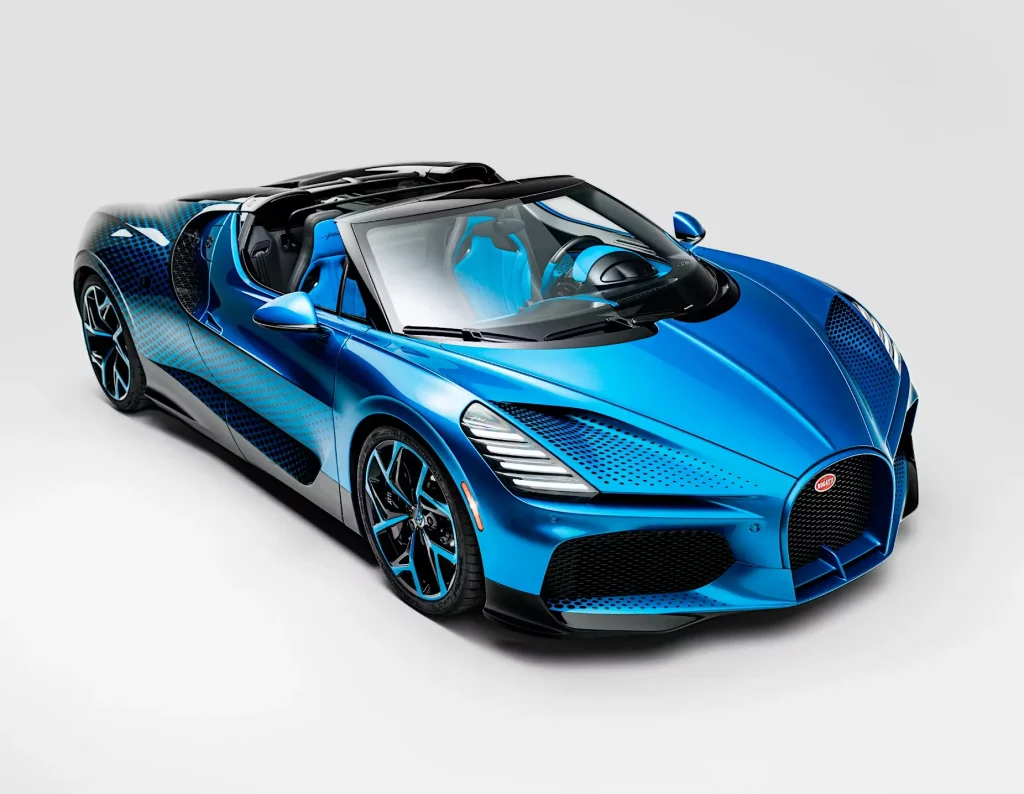 Bugatti just unveiled a new Sur Mesure one-off, a gorgeous W16 Mistral inspired by bugs
