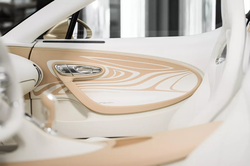 Bugatti unveiled La Perle Rare - yet another one-off supercar based on the W16 Mistral, but this is arguably the most spectacular yet