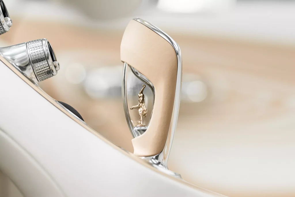 Bugatti unveiled La Perle Rare - yet another one-off supercar based on the W16 Mistral, but this is arguably the most spectacular yet