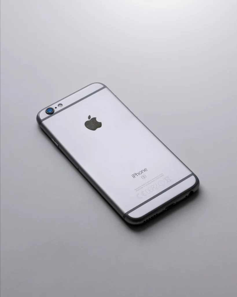 Buying Apple shares instead of a new iPhone every year would've made you a fortune