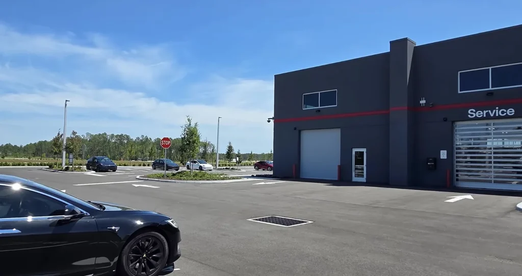 US man who's trying to buy a Tesla dealership for less than $24.5M explains why it's a very good investment