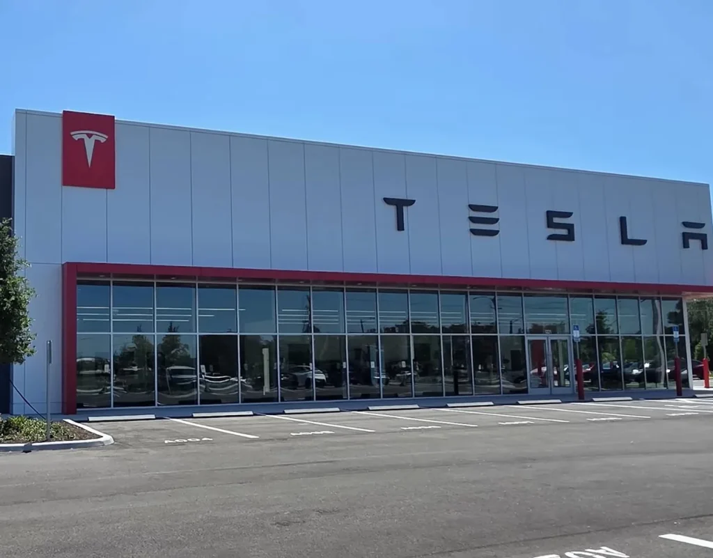 US man who's trying to buy a Tesla dealership for less than $24.5M explains why it's a very good investment