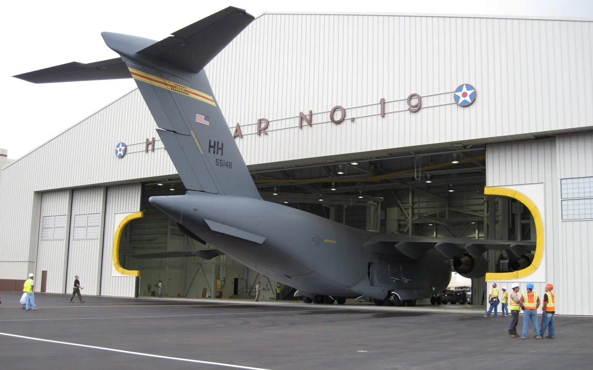 This Hawaii air force base built the doors of its hangar to perfectly fit a Boeing C-17 Globemaster III and it's a bizarre sight when they're closed