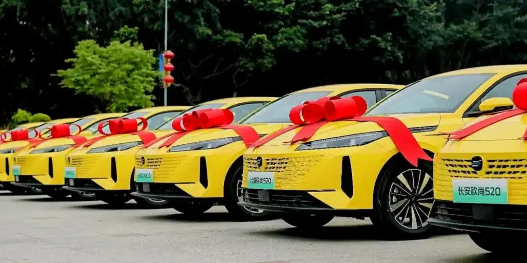 CATL debuts EV batteries that can be swapped as quick as filling up at a gas station on Changan Automobile Oshan 520