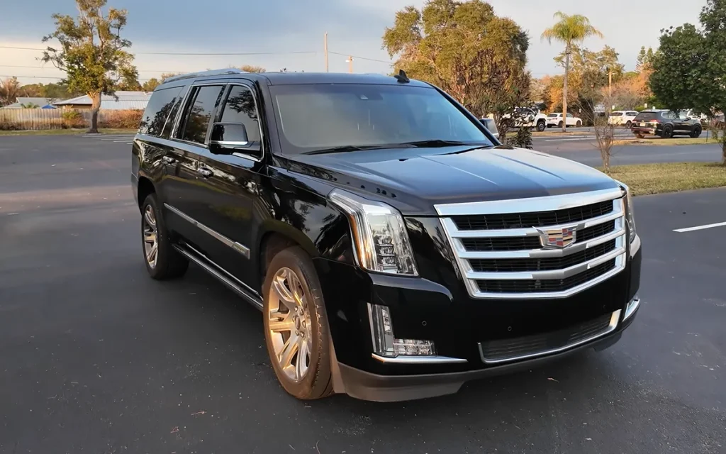 This YouTuber bought the cheapest Chevy Escalade on the market and was left stunned as to why it was so cheap, before restoring it for a big profit