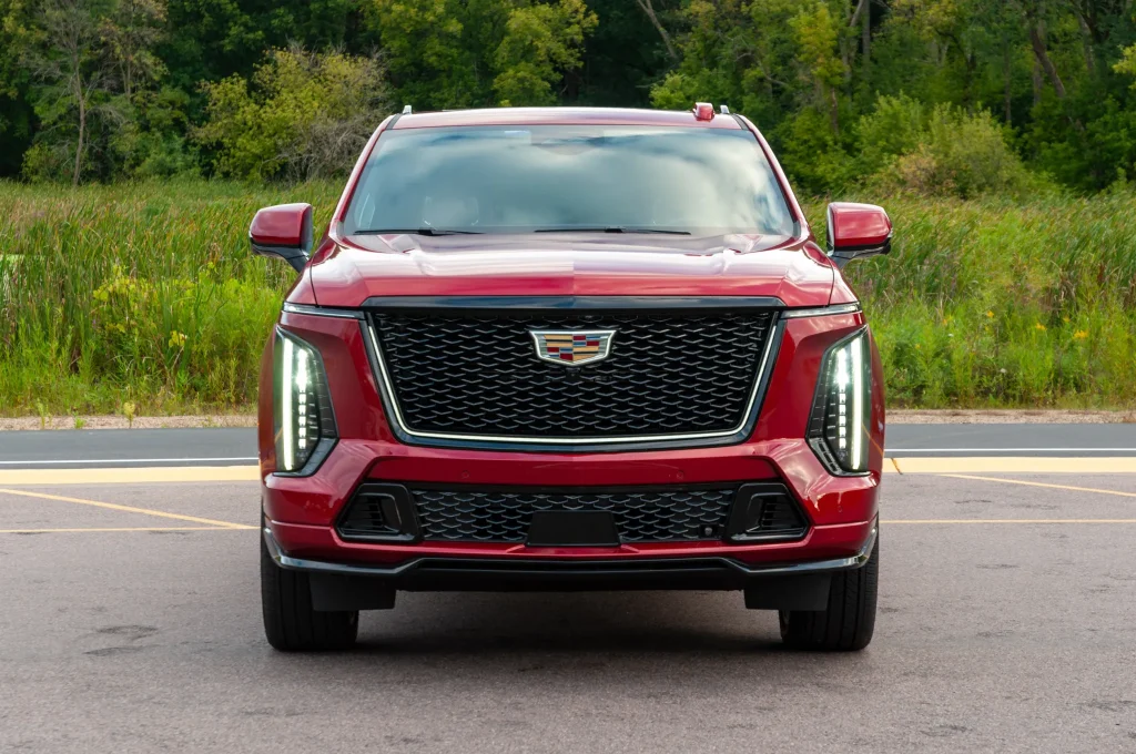 Cadillac Escalade surpasses Lincoln Navigator to become America’s best-selling luxury SUV for 2025