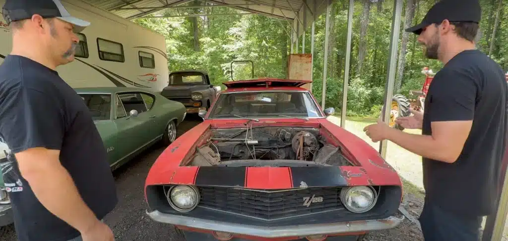 This guy just found a 1969 Camaro z/28 sitting in Georgia and it might be a steal