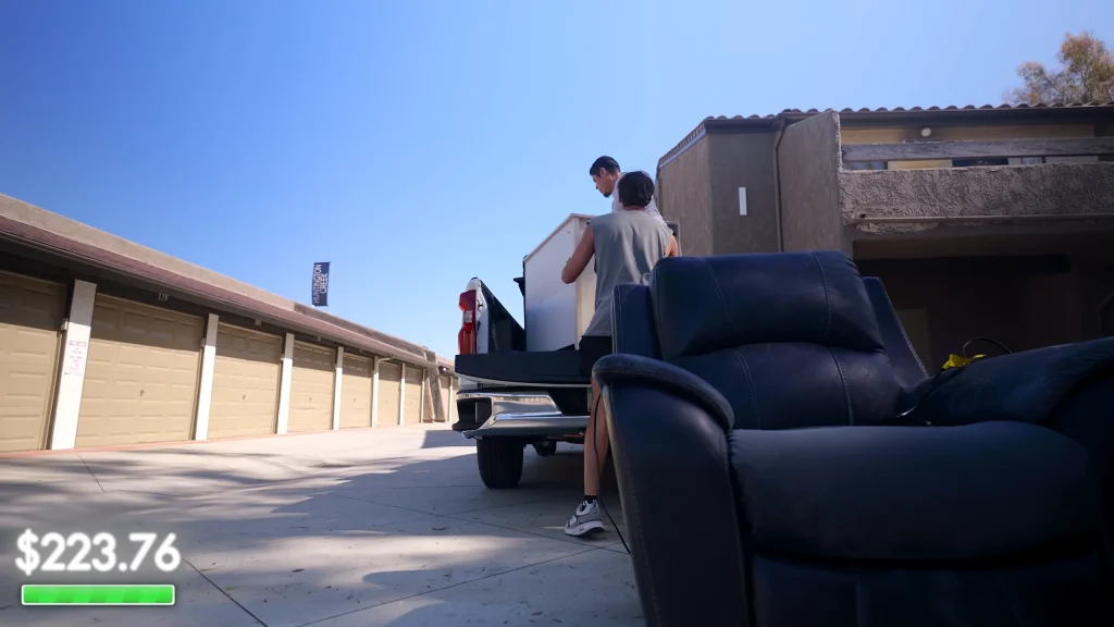 Man goes to one of the richest towns in America to see if he can make $1,000 in four days from going through millionaire's junk