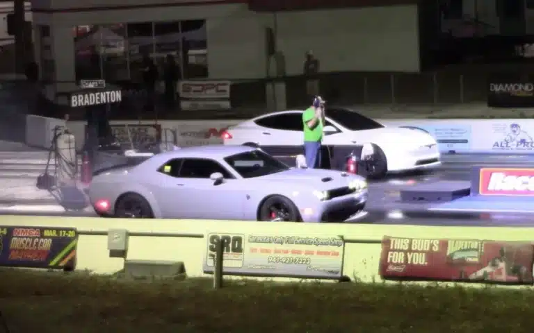 Dodge Hellcat drag race versus Tesla Plaid with clear winner