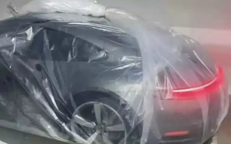 Way of protecting Porsche 911 in flood leaves Reddit divided