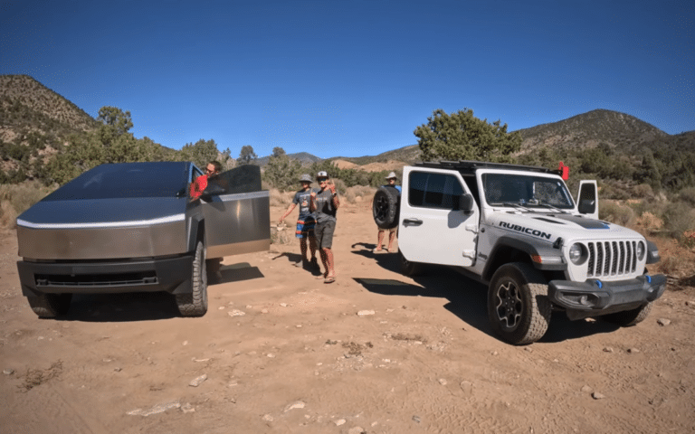 Tesla Cybertruck & Jeep Wrangler Rubicon Nevada off-roading