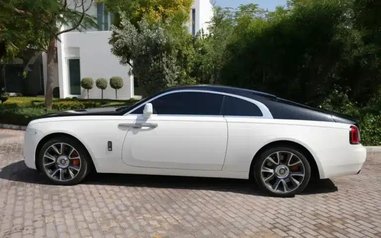 Supercar Blondie unboxes her Rolls-Royce Wraith Black Badge