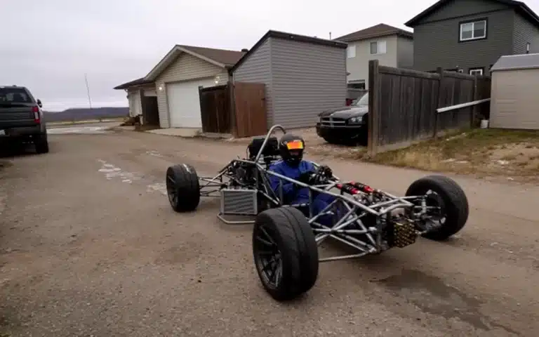 Man takes homemade F1 go-kart on nailbiting road drive