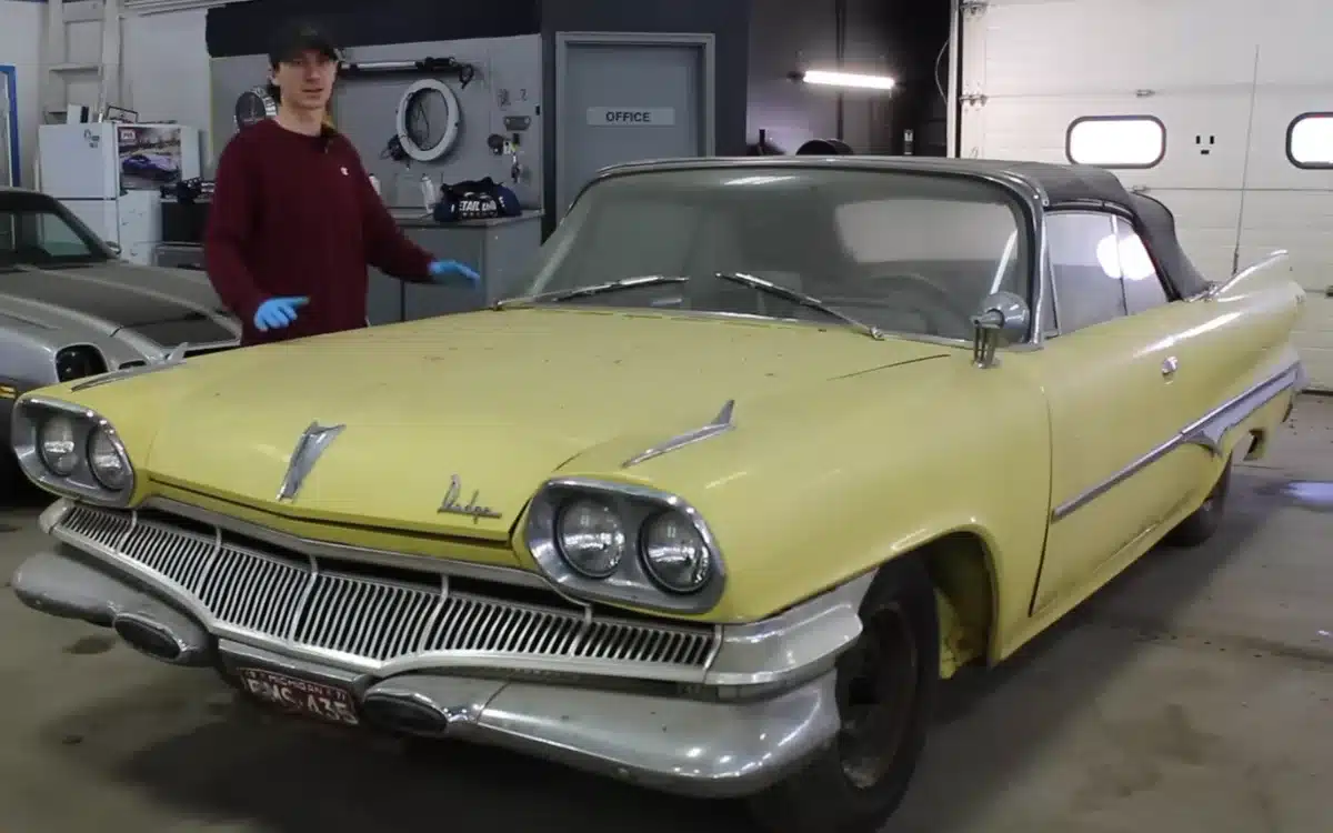 Rare Dodge Phoenix gets first deep clean after 15/20 years abandoned