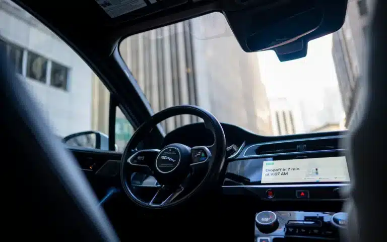 British man goes to LA not realizing the taxi will be self-driving, gets a shock