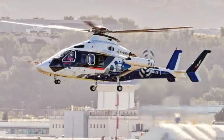 Helicopter/airplane hybrid, Airbus Racer, takes first flight