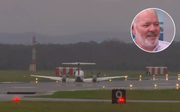 Plane lands safely without any landing gear thanks to pilot's incredible reaction
