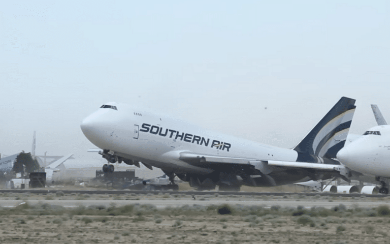 747 sitting in boneyard with no engines tries to take off one last time