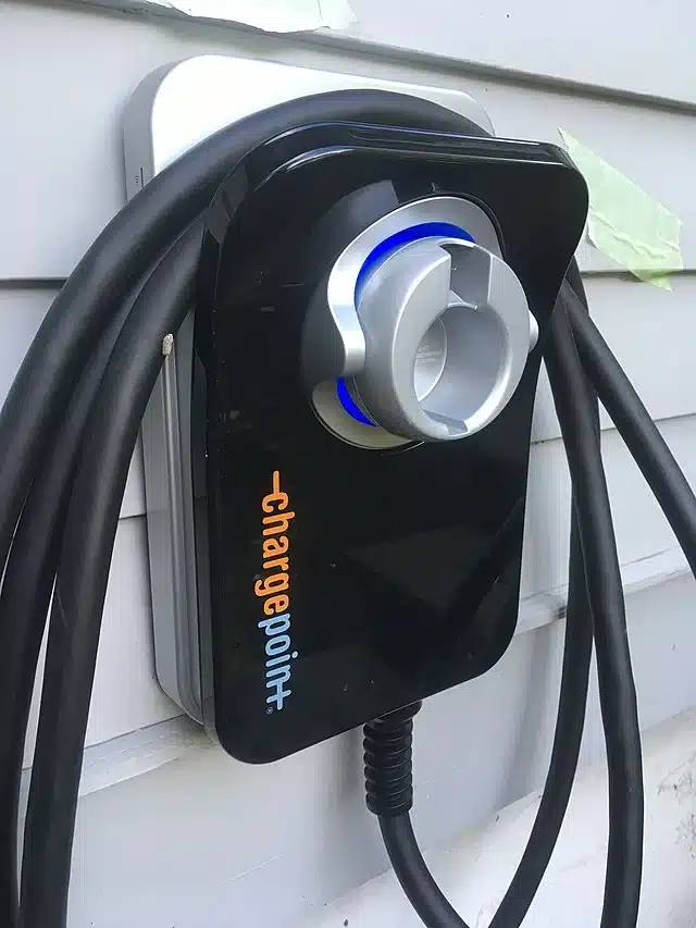 EV batteries could power homes and grids if automakers embrace bidirectional charging