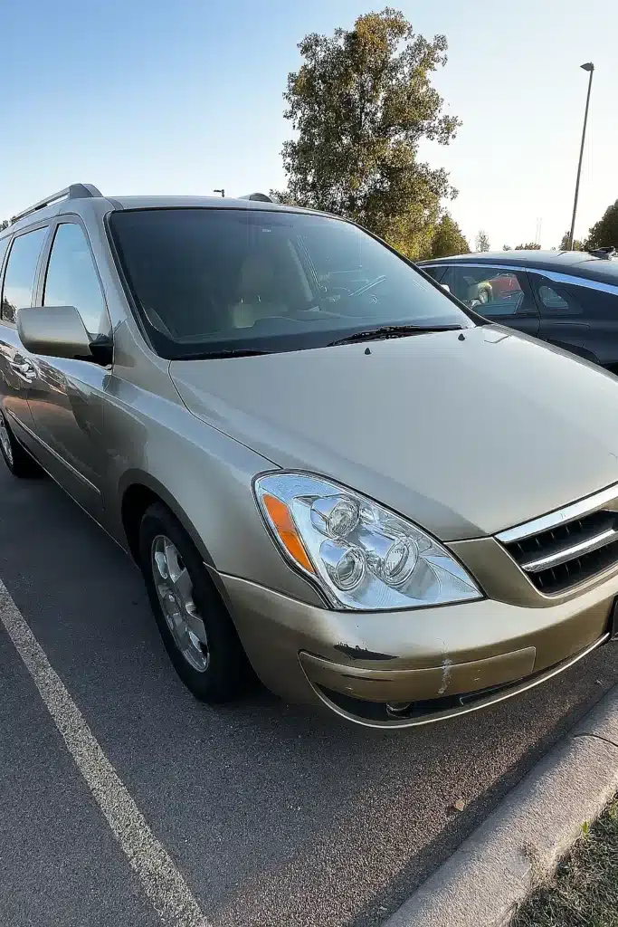 Ohio woman in shock after arriving at Kia dealership three years after selling her Hyundai Entourage Limited for $100