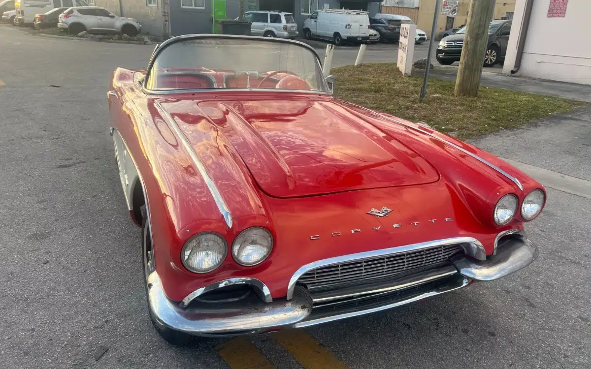 Chevy Corvette in Miami that spent 46 years with the same owner put on sale for $1 with no reserve