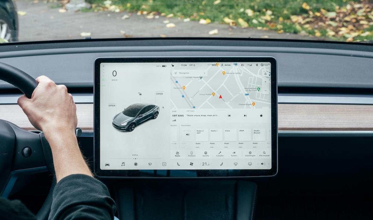 China is banning all touchscreen-only car controls so physical buttons have to be used instead