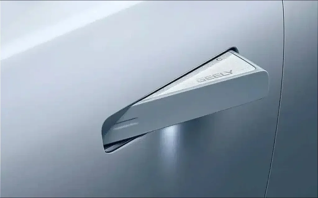 China is banning retractable&nbsp;car door handles - or flush handles, as most people call them - for a reason that should have perhaps been obvious a long time ago