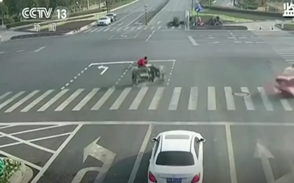 China man painting road signs