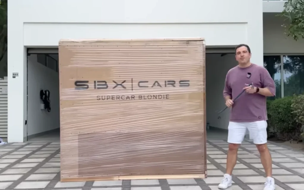 This guy unboxed a $3,500 Dodge Ram from China and immediately found its proportions hilarious