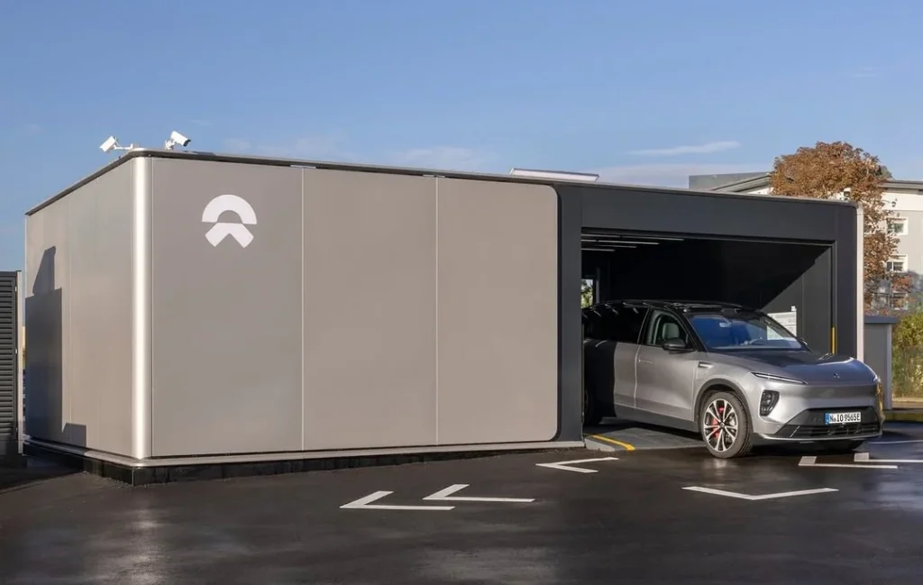 Chinese company NIO is pioneering a new battery swapping system that could change the EV game