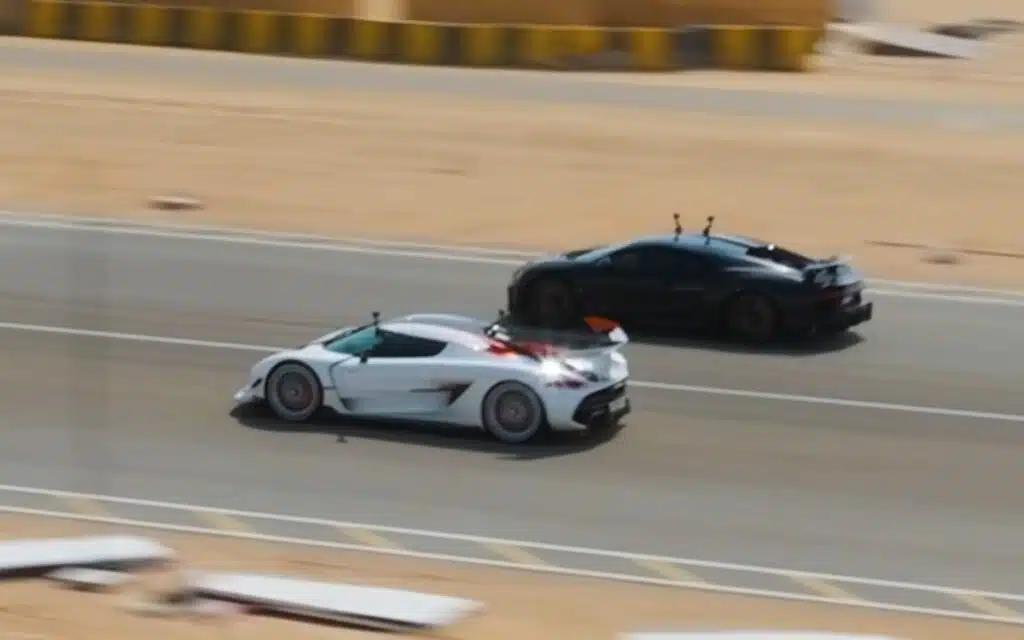 A Bugatti Chiron Super Sport and a Koenigsegg Jesko Attack went head-to-head in hypercars drag race