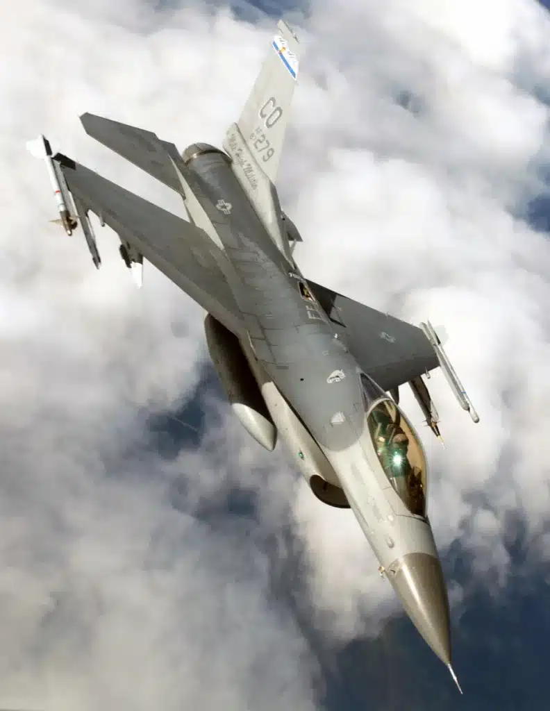 Cockpit-footage-F-16-fighting-falcon